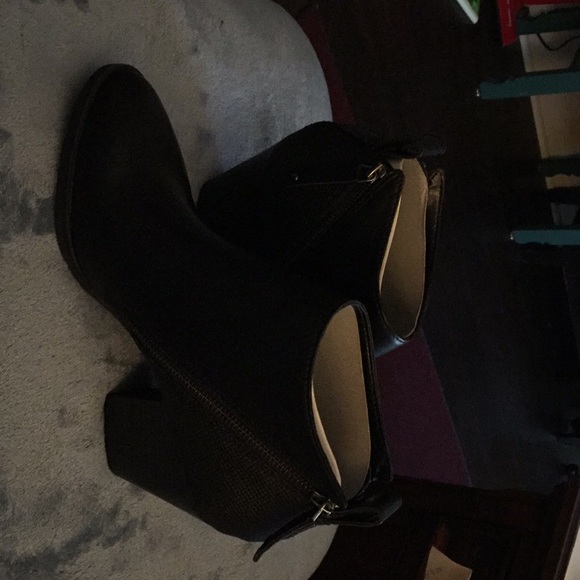 Boots - Picture 3 of 3